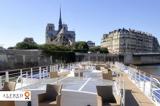 Yachts de Paris - Paquebot, Bateau Naviguant, France