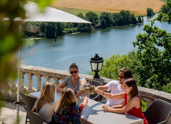 Domaine de la Corniche ****, Restaurant, Rolleboise, Île-de-France, France