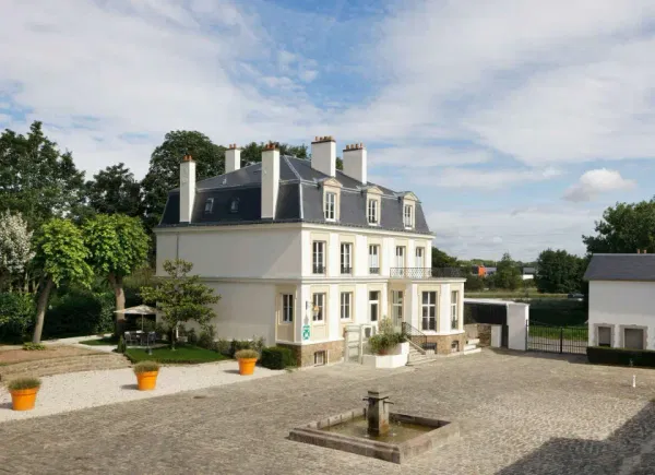 Novotel Paris Saclay ****, Hôtel 4*, Saclay, Île-de-France, France