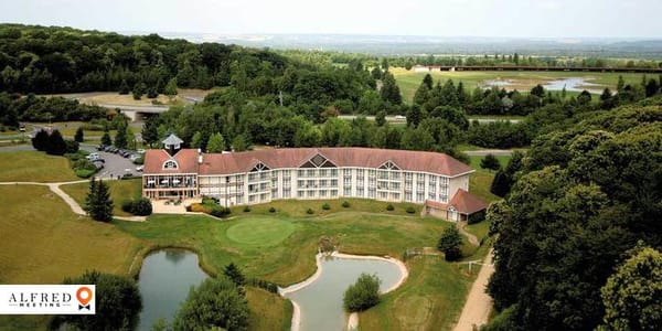 Golf Hôtel de Mont Griffon ***, Château / Domaine, Luzarches, France