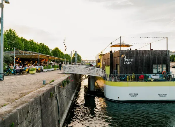Petit Bain, Bateau Naviguant, Paris, Île-de-France, France