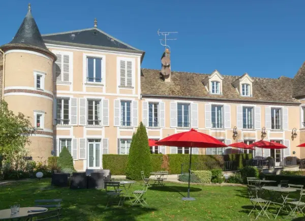 Hôtel Saint-Laurent ***, Hôtel 3*, Montfort-l'amaury, Île-de-France, France