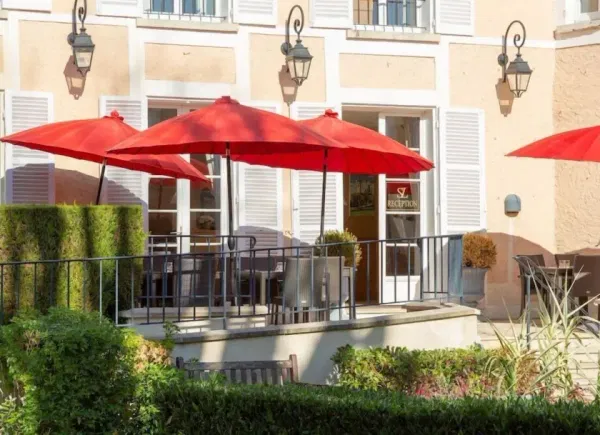 Hôtel Saint-Laurent ***, Hôtel 3*, Montfort-l'amaury, Île-de-France, France
