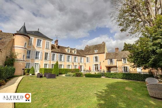 Hôtel Saint-Laurent ***, Hôtel 3*, Montfort-l'Amaury, France