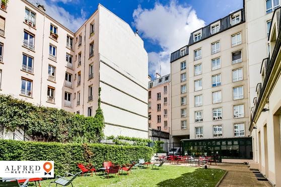 Ibis Gare de Lyon Ledru Rollin ***, Hôtel 3*, Paris, Île-de-France, France