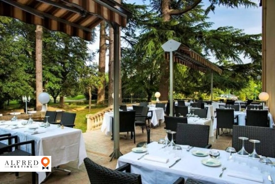 Château De La Tour Beguey ***, Château / Domaine, France