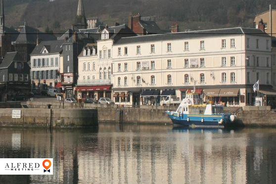 Best Western Le Cheval Blanc ***, Espace Culturel / Artistique, Honfleur, France