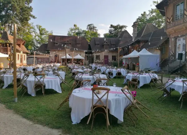 Campus Serge Kampf Les Fontaines, Restaurant, Gouvieux, Hauts-de-France, France