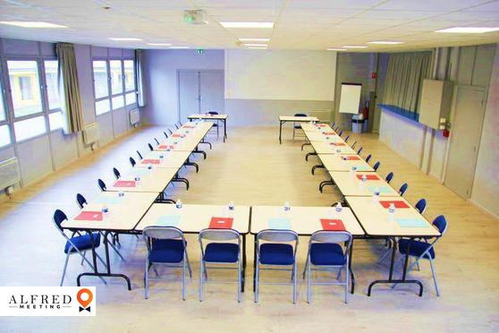 Domaine de Sainte-Croix, Restaurant, France