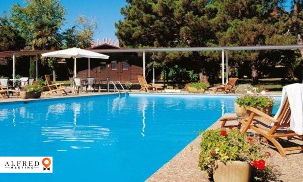 Hostellerie Des Pins ***, Hôtel 3*, Montélimar, France