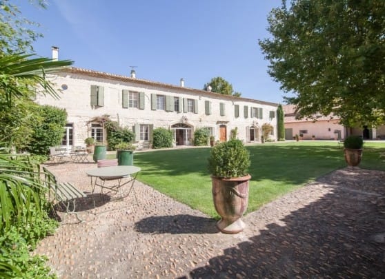 Domaine des Clos ***, Château / Domaine, Beaucaire, France