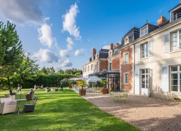 Relais du Silence le Domaine des Thômeaux - The Originals, Restaurant, Mosnes, Centre-Val de Loire, France