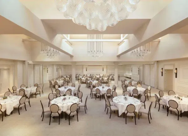 Le Grand Pavillon Chantilly ****, Hôtel 4*, Vineuil-saint-firmin, Hauts-de-France, France