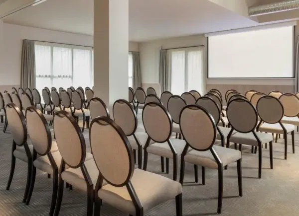 Le Grand Pavillon Chantilly ****, Hôtel 4*, Vineuil-saint-firmin, Hauts-de-France, France