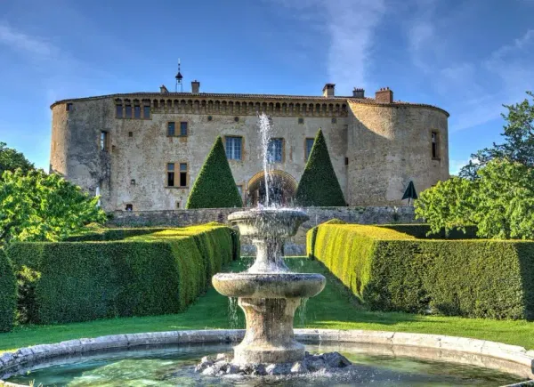 Château de Bagnols *****, Château / Domaine, Bagnols, Auvergne-Rhône-Alpes, France