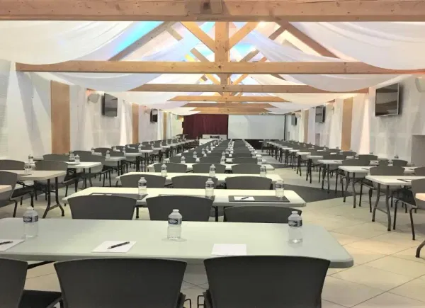 Domaine des Trois Lacs, Restaurant, Chérizet, Bourgogne-Franche-Comté, France