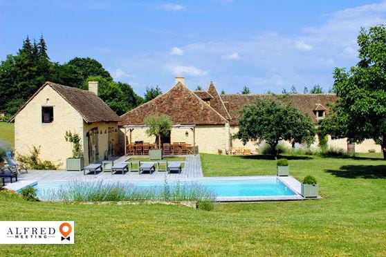 Les Bussonnières, Château / Domaine, Savigné-l'Évêque, France