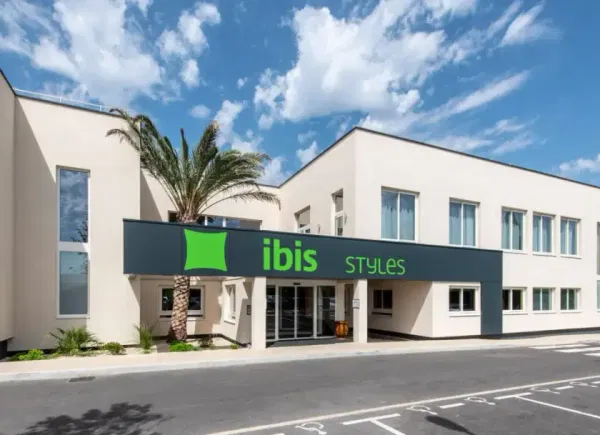 Ibis Styles Avignon Sud ***, Hôtel 3*, Avignon, Provence-Alpes-Côte d'Azur, France