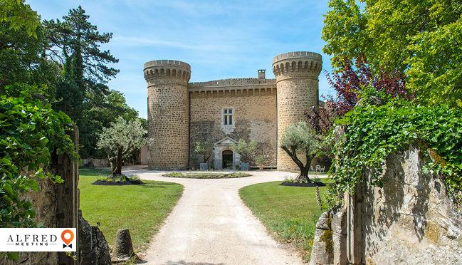 Château de Massillan **, Château / Domaine, Uchaux, France