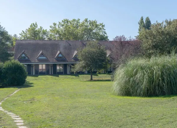 Hôtel Mercure Auxerre, Hôtel 4*, Appoigny, Bourgogne-Franche-Comté, France