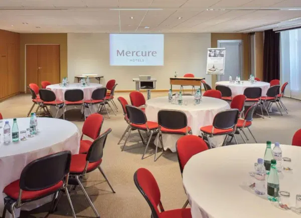 Mercure Paris Roissy-Charles-de-Gaulle, Hôtel 4*, Roissy-en-france, Île-de-France, France