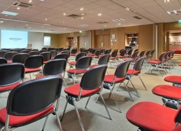 Mercure Paris Roissy-Charles-de-Gaulle, Hôtel 4*, Roissy-en-france, Île-de-France, France