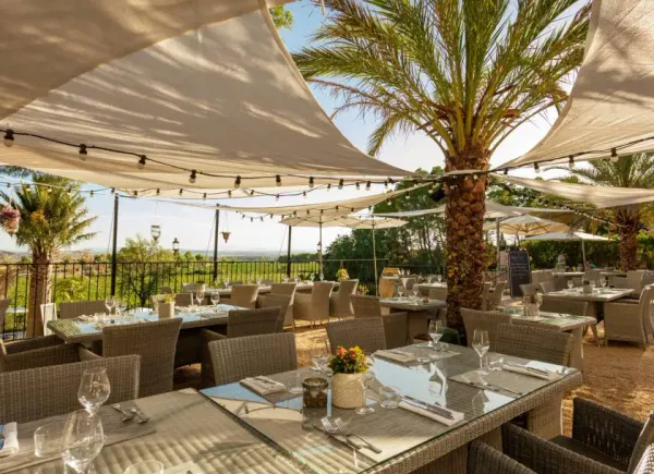 Chateau les carrasses, Restaurant, Quarante, Occitanie, France