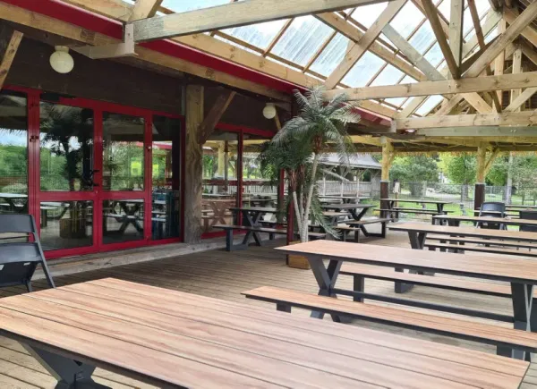 Parc Zoologique de Cerza, Salle de réunion, Hermival-les-Vaux, Normandie, France