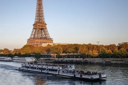 Photo d’une péniche sur la Seine